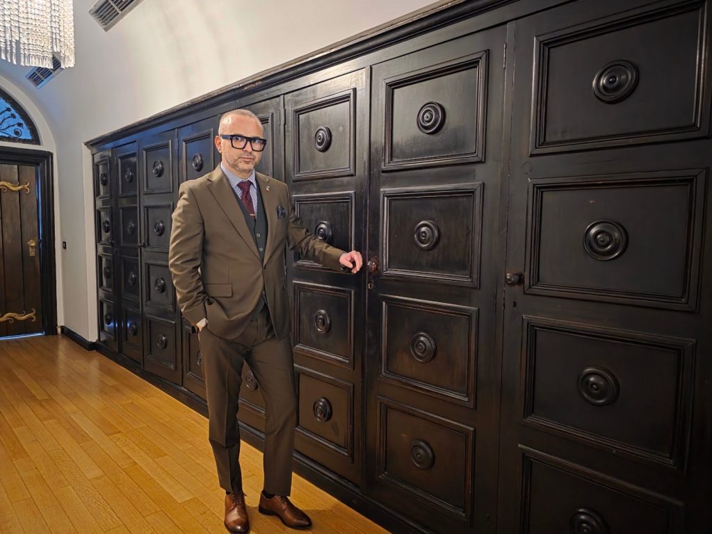 Eduard Petrescu, expert în generare de lead-uri calificate până la 90%, dezvăluie cum EkoGroup.ro oferă contact direct cu decidenții fără intermedieri inutile